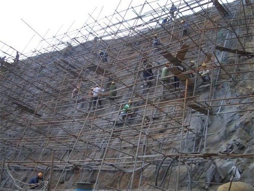 东兴公路桩基检测