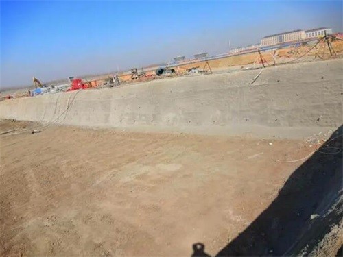 东兴高铁桩基础建设